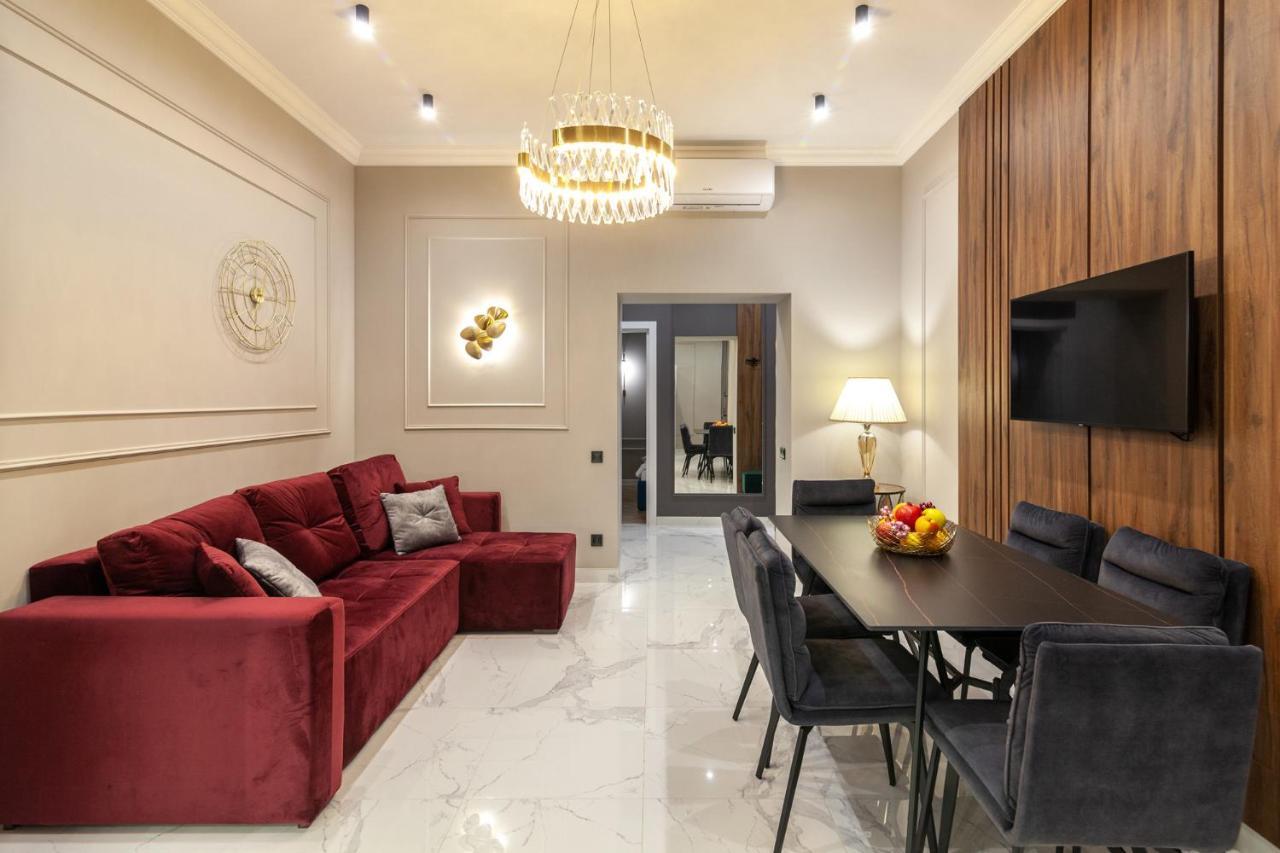 Leogrand Apartments On Svobody Avenue 43 Lviv Exterior photo