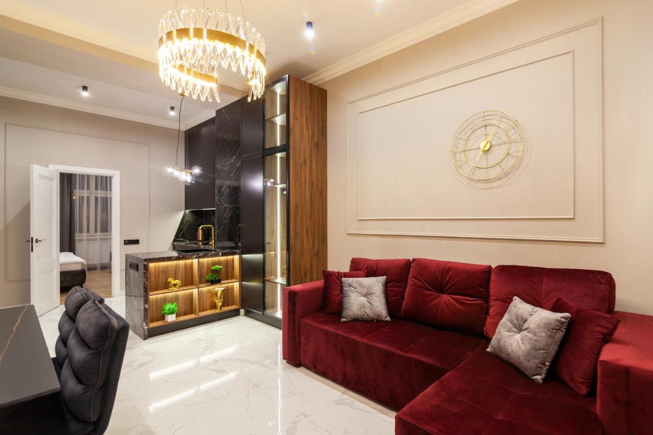 Leogrand Apartments On Svobody Avenue 43 Lviv Exterior photo